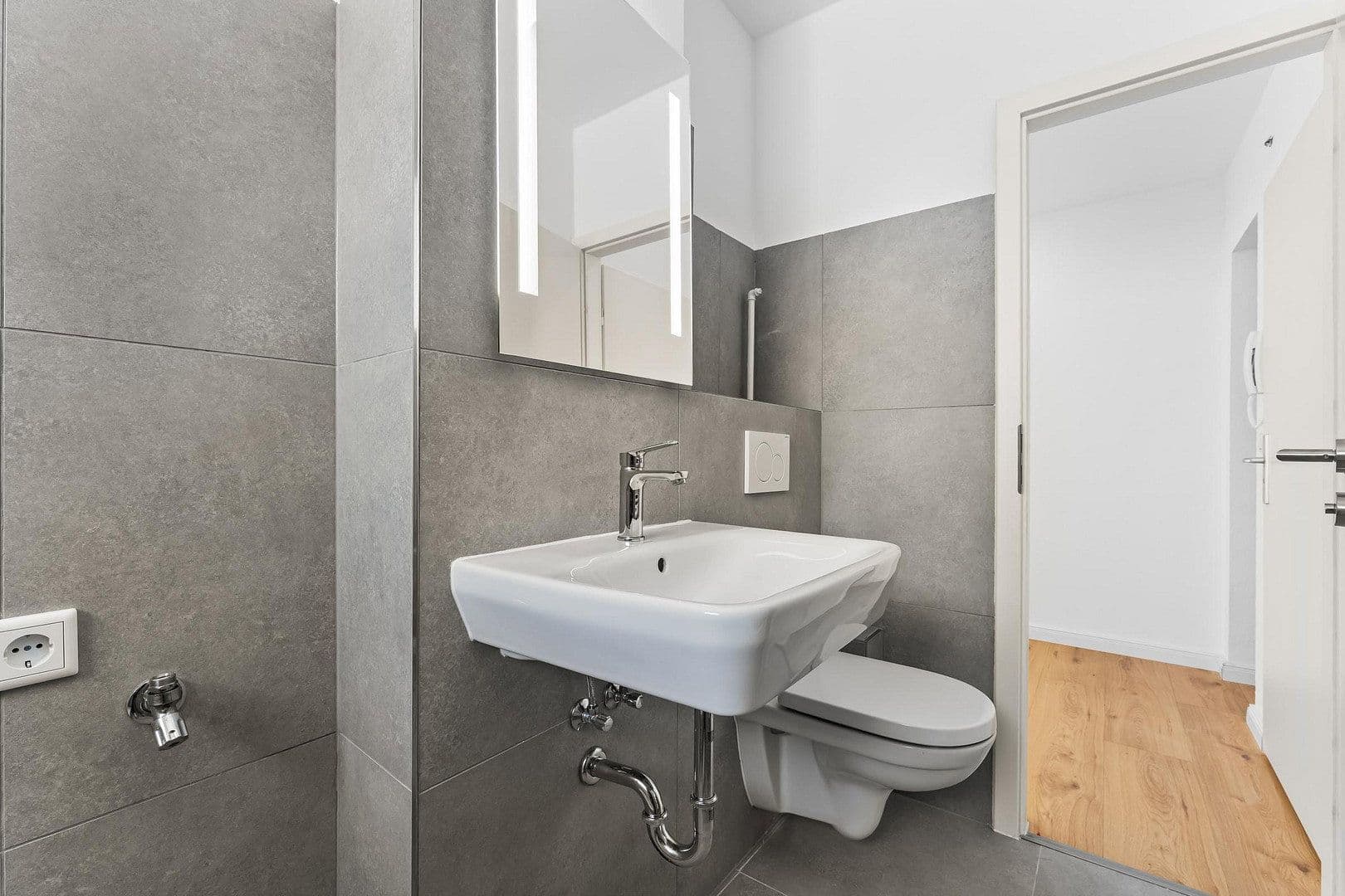 Prodej bytu 2+1 60 m², Kölner Straße 13, Bremen, Bremen Prodej bytu 2+1 60 m², Kölner Straße 13, Bremen, Bremen