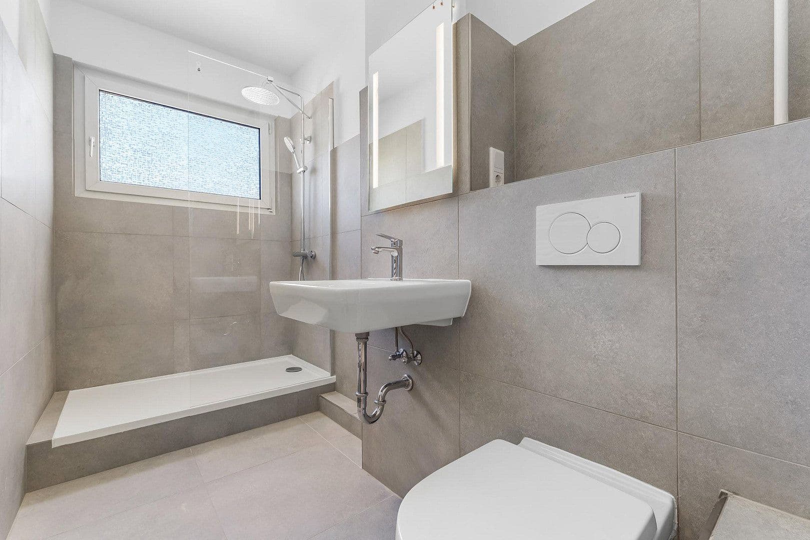 Prodej bytu 2+1 60 m², Kölner Straße 13, Bremen, Bremen Prodej bytu 2+1 60 m², Kölner Straße 13, Bremen, Bremen