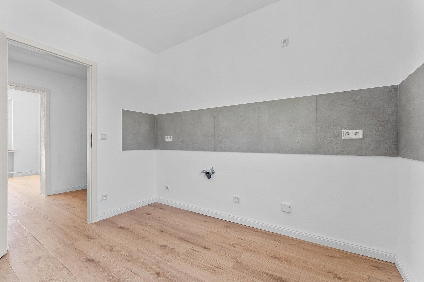 Prodej bytu 2+1 60 m², Kölner Straße 13, Bremen, Bremen Prodej bytu 2+1 60 m², Kölner Straße 13, Bremen, Bremen