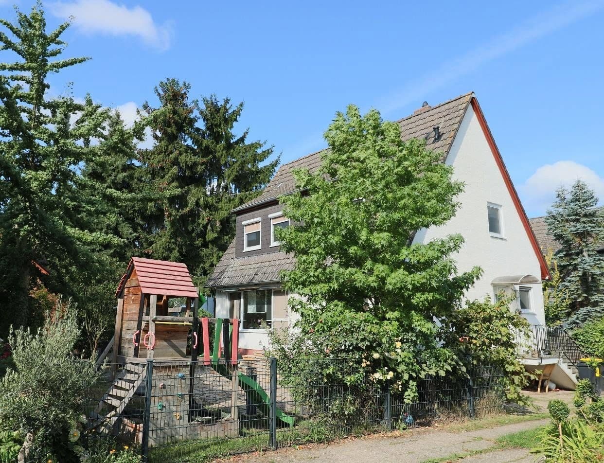 Prodej domu 155 m², pozemek 311 m², Berlin-Rudow, Berlín Prodej domu 155 m², pozemek 311 m², Berlin-Rudow, Berlín