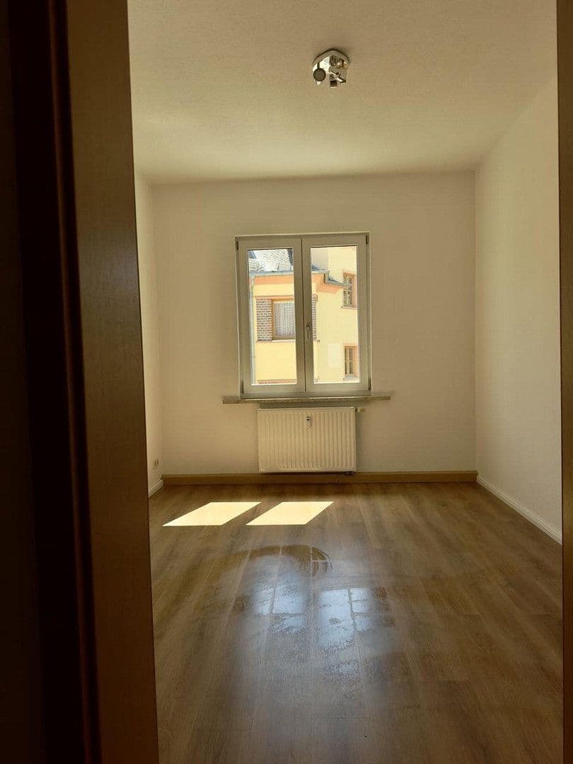 Pronájem bytu 3+1 66 m², Beethovenstraße 26, Greiz, Durynsko Pronájem bytu 3+1 66 m², Beethovenstraße 26, Greiz, Durynsko