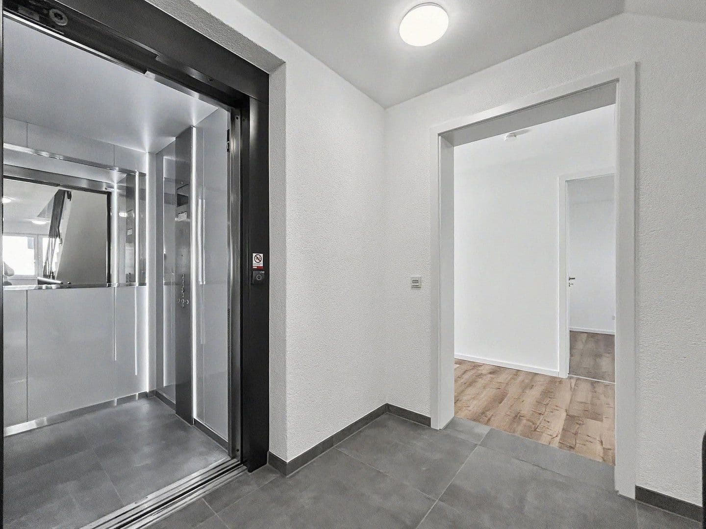 Pronájem bytu 3+1 82 m², Köln, Severní Porýní-Vestfálsko Pronájem bytu 3+1 82 m², Köln, Severní Porýní-Vestfálsko