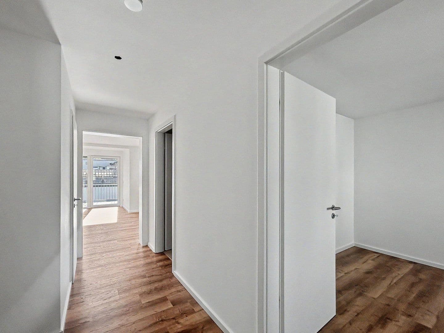 Pronájem bytu 3+1 82 m², Köln, Severní Porýní-Vestfálsko Pronájem bytu 3+1 82 m², Köln, Severní Porýní-Vestfálsko