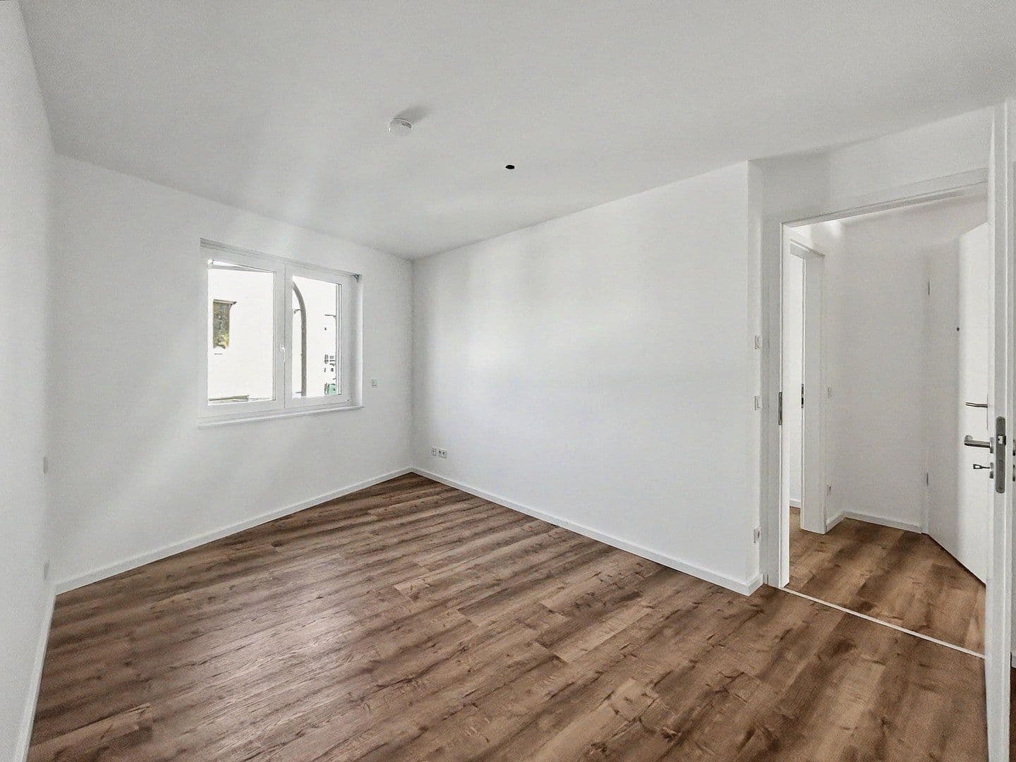 Pronájem bytu 3+1 82 m², Köln, Severní Porýní-Vestfálsko Pronájem bytu 3+1 82 m², Köln, Severní Porýní-Vestfálsko