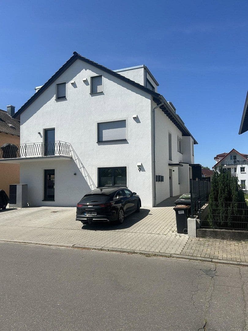 Pronájem bytu 3+1 87 m², Schillerstraße 9, Bad Schönborn, Bádensko-Württembersko Pronájem bytu 3+1 87 m², Schillerstraße 9, Bad Schönborn, Bádensko-Württembersko