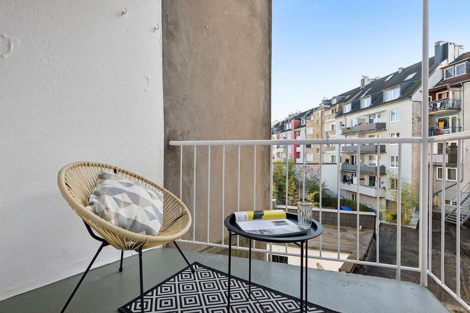 Prodej bytu 3+1 91 m², Düsseldorf, Severní Porýní-Vestfálsko Prodej bytu 3+1 91 m², Düsseldorf, Severní Porýní-Vestfálsko