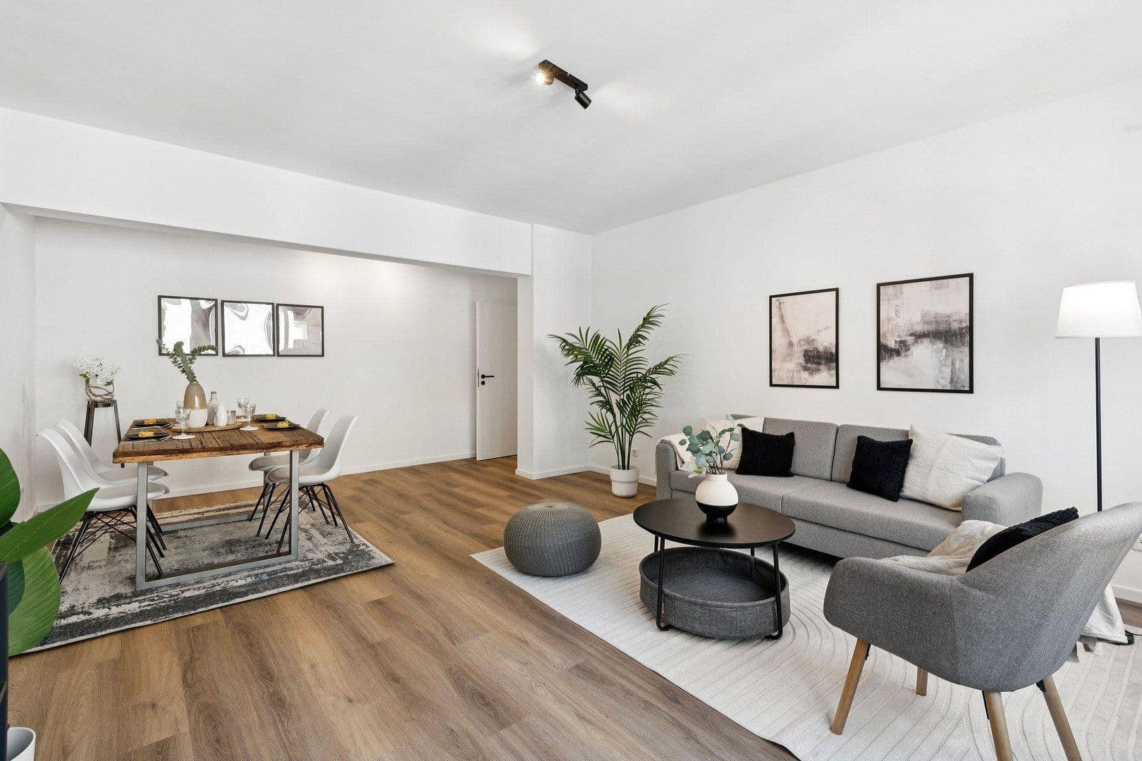 Prodej bytu 3+1 91 m², Düsseldorf, Severní Porýní-Vestfálsko Prodej bytu 3+1 91 m², Düsseldorf, Severní Porýní-Vestfálsko