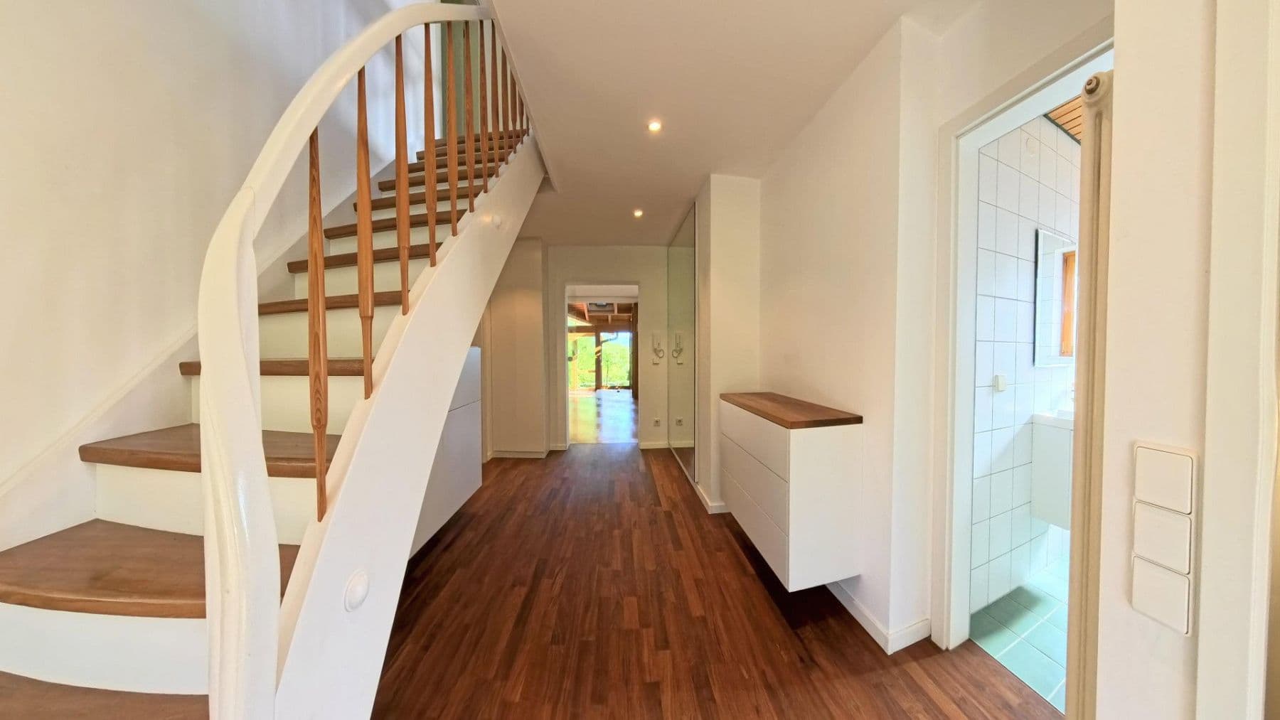 Prodej domu 173 m², pozemek 732 m², Marxzell, Bádensko-Württembersko Prodej domu 173 m², pozemek 732 m², Marxzell, Bádensko-Württembersko