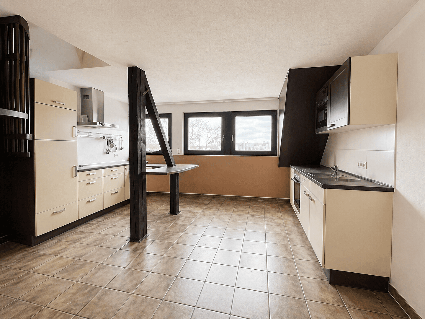 Pronájem bytu 3+1 75 m², Klosterstraße 51, Essen, Severní Porýní-Vestfálsko Pronájem bytu 3+1 75 m², Klosterstraße 51, Essen, Severní Porýní-Vestfálsko