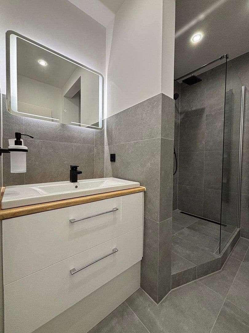 Prodej bytu 3+1 80 m², Bremen, Bremen Prodej bytu 3+1 80 m², Bremen, Bremen