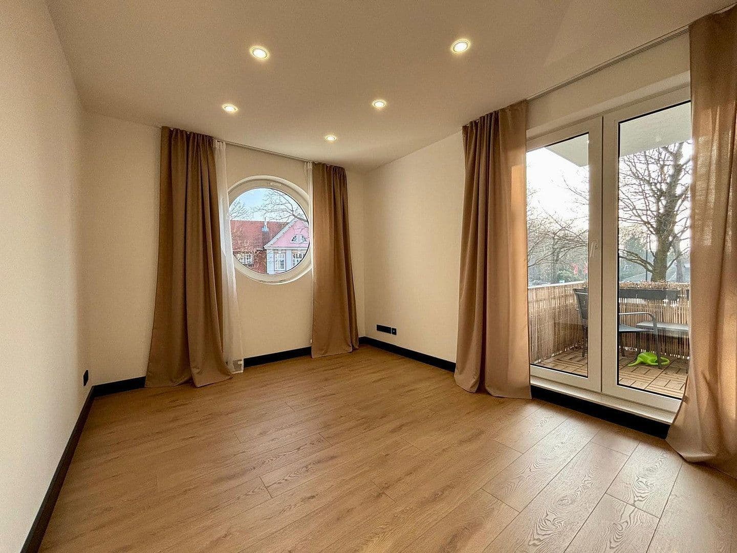 Prodej bytu 3+1 80 m², Bremen, Bremen Prodej bytu 3+1 80 m², Bremen, Bremen