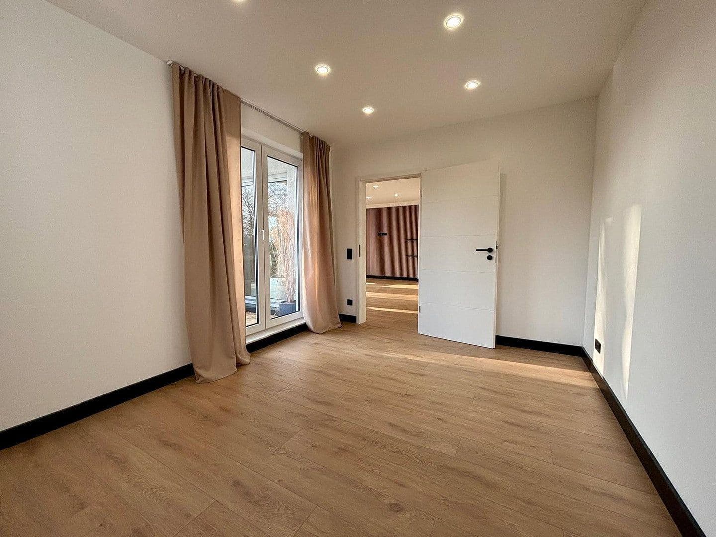 Prodej bytu 3+1 80 m², Bremen, Bremen Prodej bytu 3+1 80 m², Bremen, Bremen
