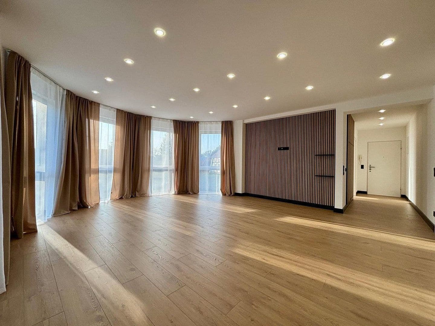 Prodej bytu 3+1 80 m², Bremen, Bremen Prodej bytu 3+1 80 m², Bremen, Bremen