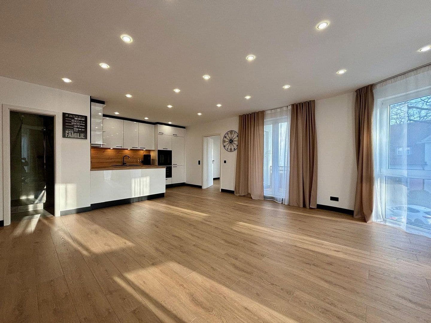 Prodej bytu 3+1 80 m², Bremen, Bremen Prodej bytu 3+1 80 m², Bremen, Bremen