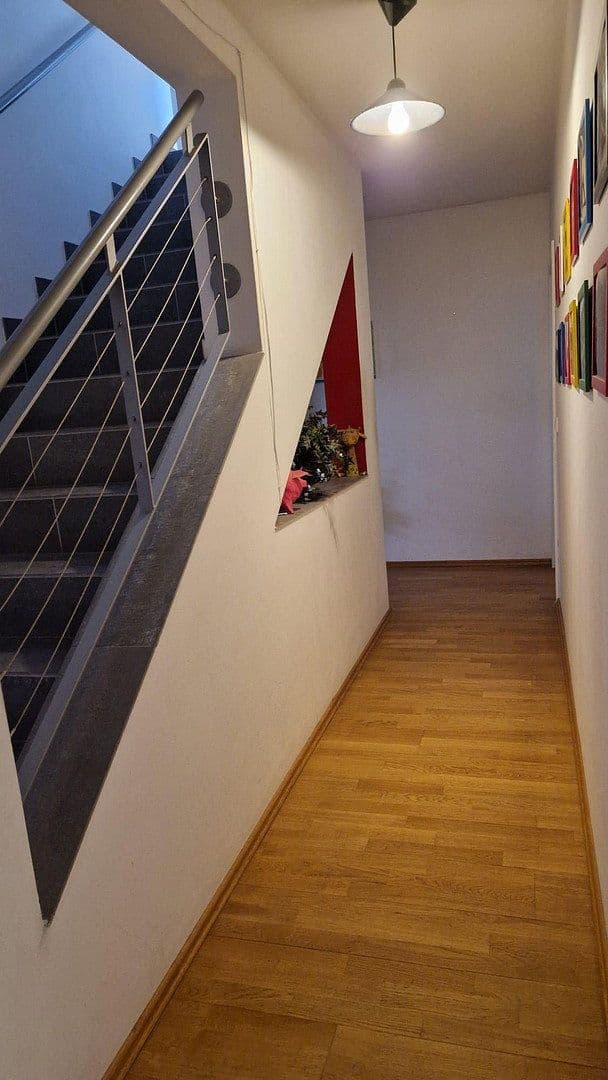 Prodej domu 168 m², pozemek 200 m², Oberursel (Taunus), Hessen Prodej domu 168 m², pozemek 200 m², Oberursel (Taunus), Hessen