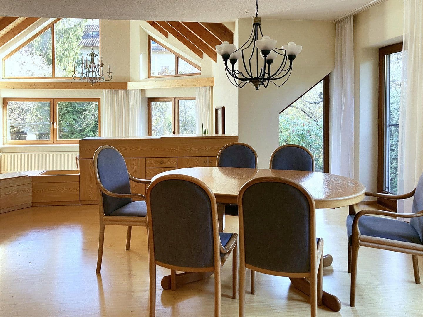 Prodej domu 221 m², pozemek 709 m², Heidenheim an der Brenz, Bádensko-Württembersko Prodej domu 221 m², pozemek 709 m², Heidenheim an der Brenz, Bádensko-Württembersko