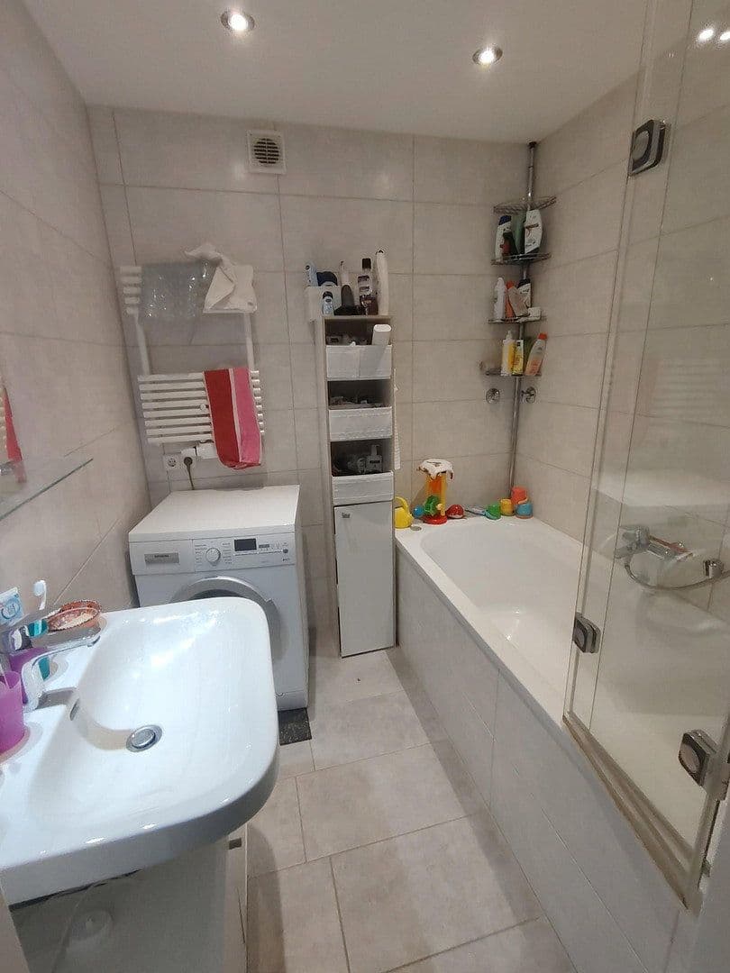 Pronájem bytu 3+1 83 m², Karlsruhe, Bádensko-Württembersko Pronájem bytu 3+1 83 m², Karlsruhe, Bádensko-Württembersko