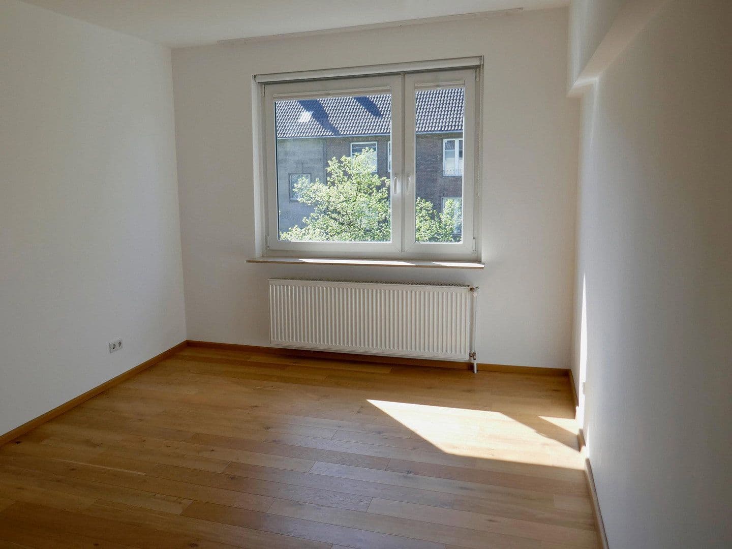 Prodej bytu 3+1 78 m², Merowingerstrasse 64, Düsseldorf, Severní Porýní-Vestfálsko Prodej bytu 3+1 78 m², Merowingerstrasse 64, Düsseldorf, Severní Porýní-Vestfálsko