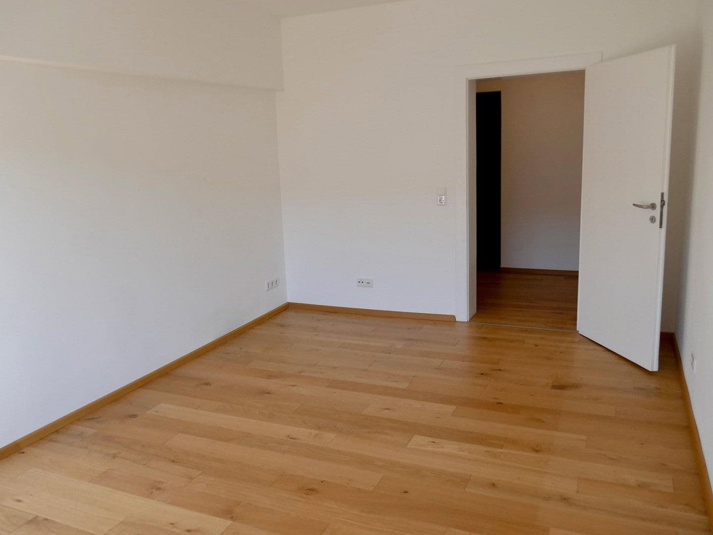 Prodej bytu 3+1 78 m², Merowingerstrasse 64, Düsseldorf, Severní Porýní-Vestfálsko Prodej bytu 3+1 78 m², Merowingerstrasse 64, Düsseldorf, Severní Porýní-Vestfálsko