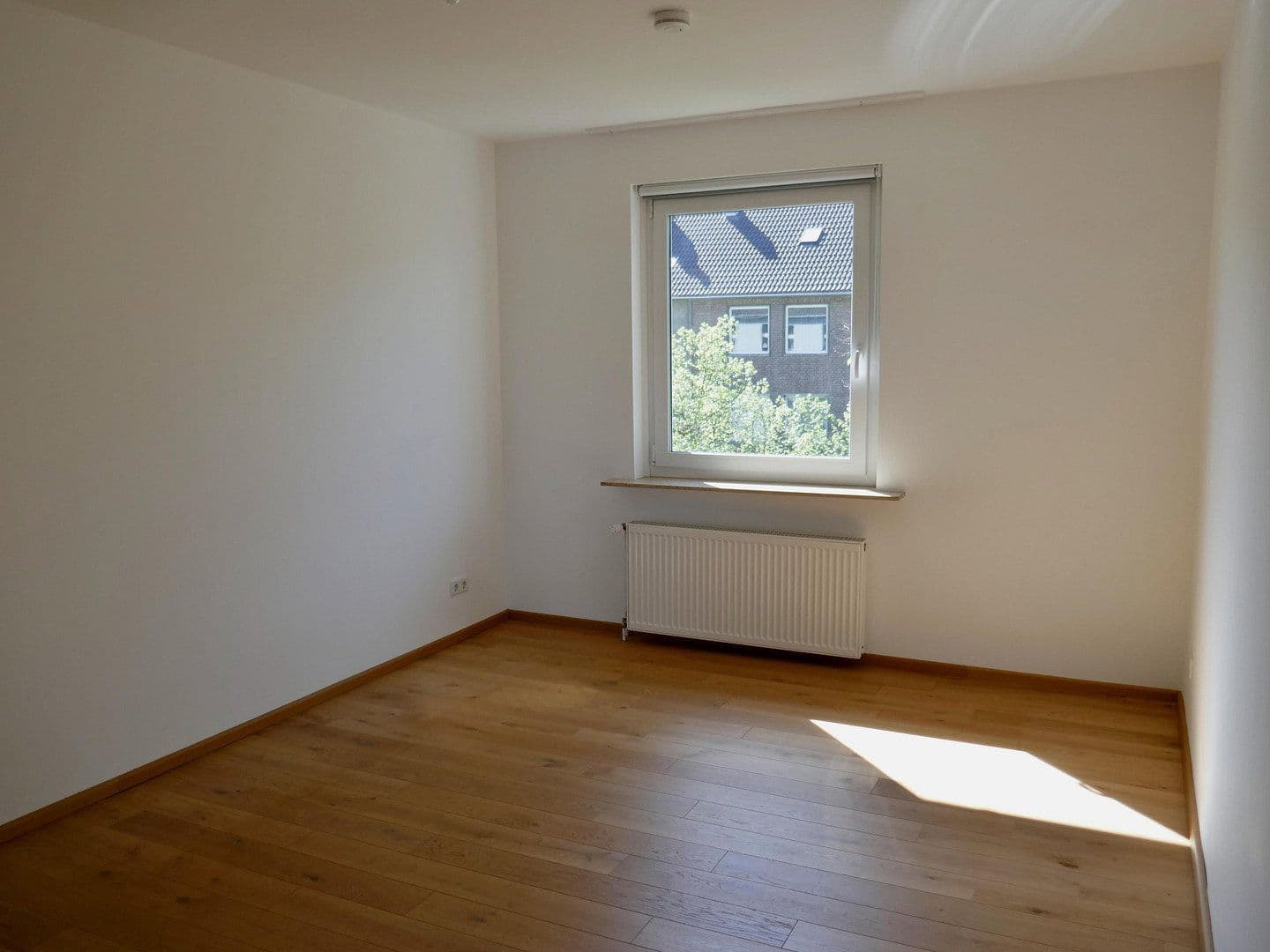 Prodej bytu 3+1 78 m², Merowingerstrasse 64, Düsseldorf, Severní Porýní-Vestfálsko Prodej bytu 3+1 78 m², Merowingerstrasse 64, Düsseldorf, Severní Porýní-Vestfálsko