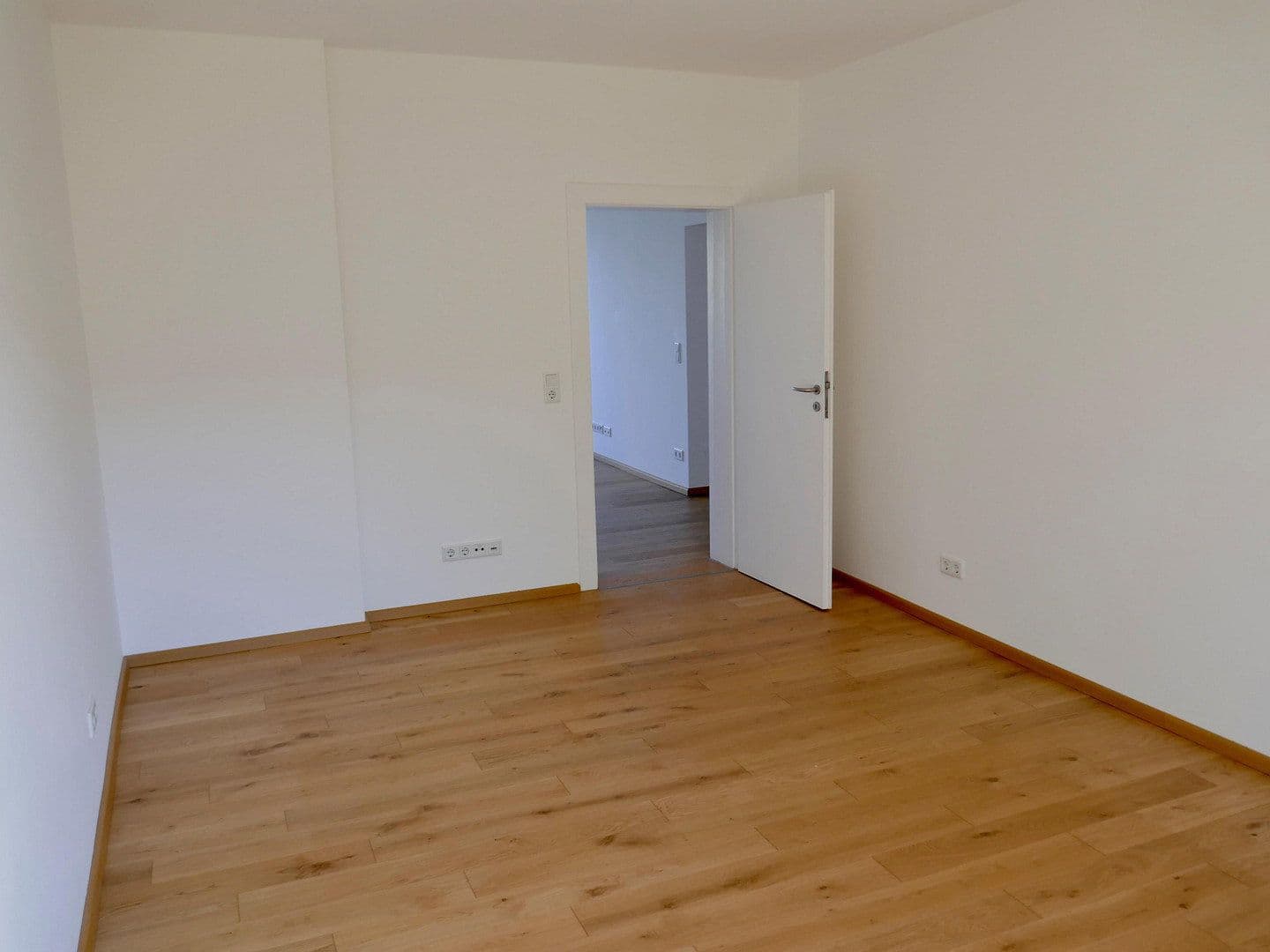 Prodej bytu 3+1 78 m², Merowingerstrasse 64, Düsseldorf, Severní Porýní-Vestfálsko Prodej bytu 3+1 78 m², Merowingerstrasse 64, Düsseldorf, Severní Porýní-Vestfálsko