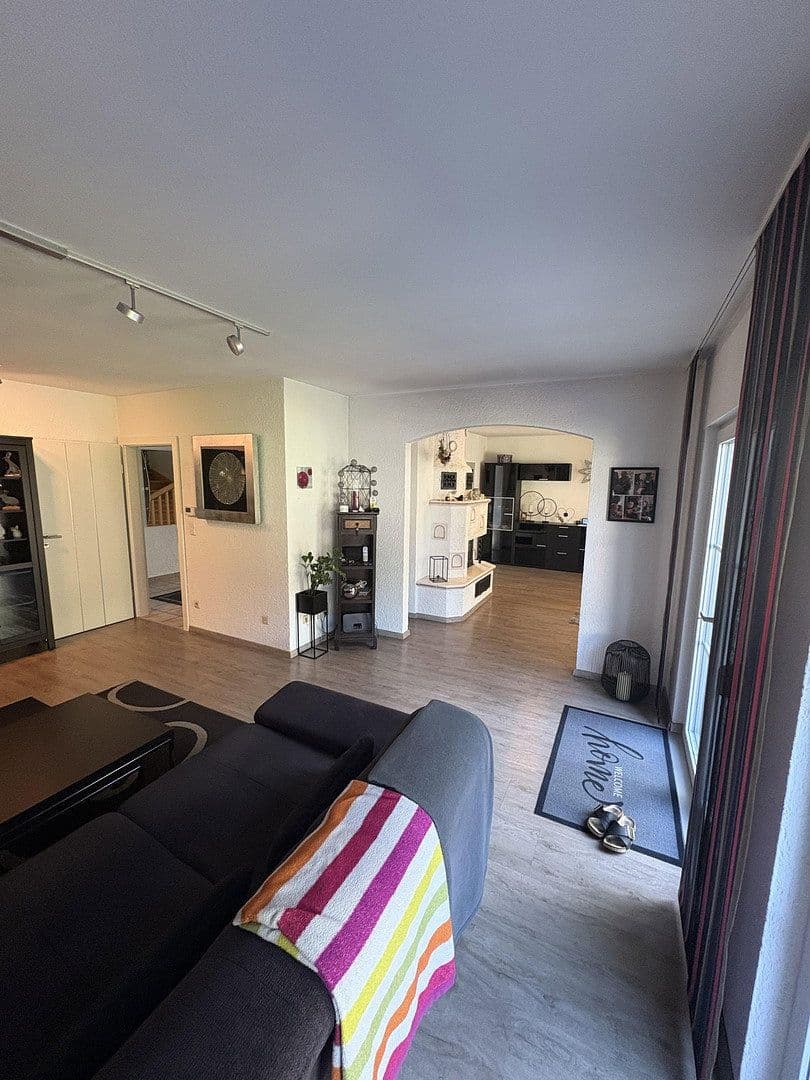 Prodej domu 133 m², pozemek 730 m², Kugelbergweg 5, Beratzhausen, Bavorsko Prodej domu 133 m², pozemek 730 m², Kugelbergweg 5, Beratzhausen, Bavorsko