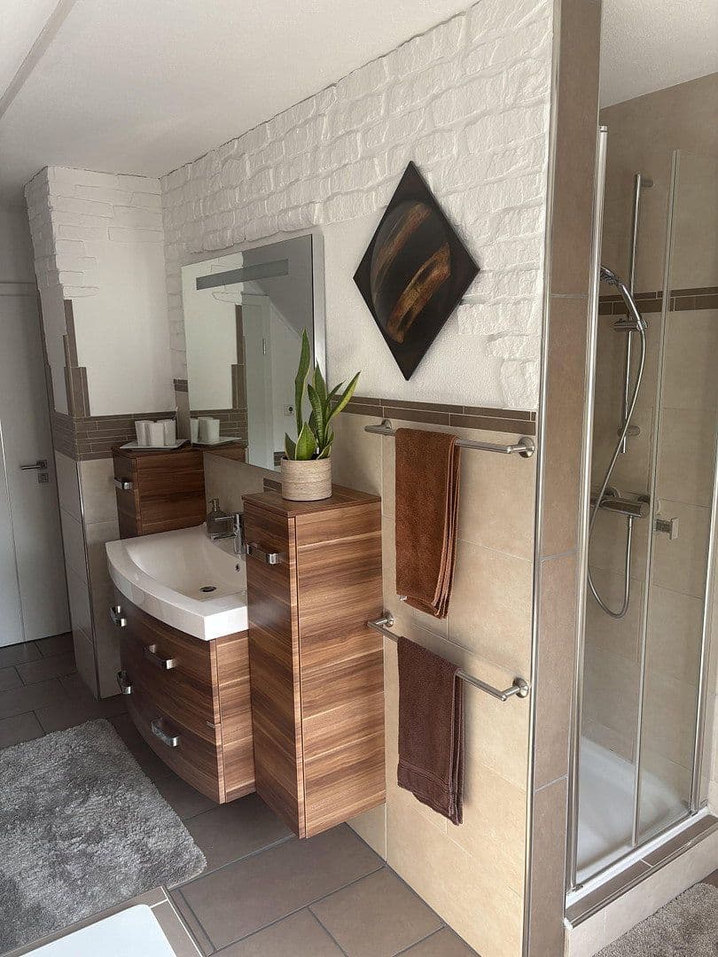 Prodej domu 133 m², pozemek 730 m², Kugelbergweg 5, Beratzhausen, Bavorsko Prodej domu 133 m², pozemek 730 m², Kugelbergweg 5, Beratzhausen, Bavorsko