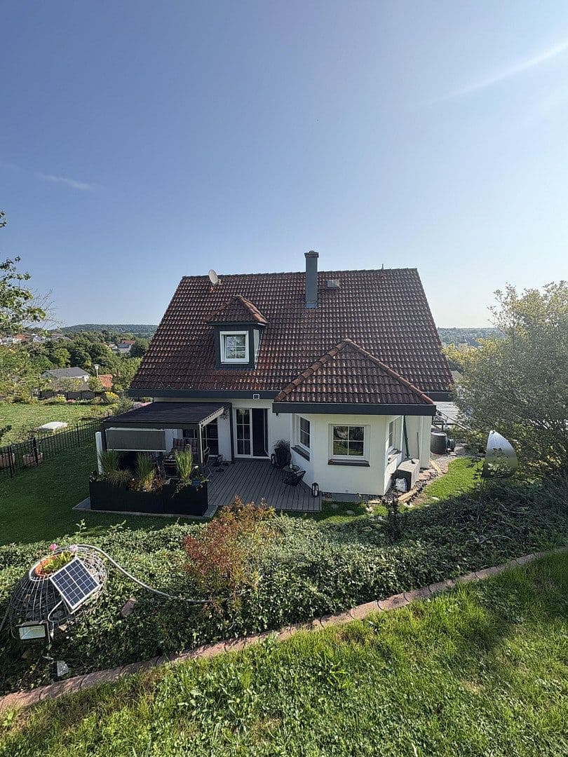 Prodej domu 133 m², pozemek 730 m², Kugelbergweg 5, Beratzhausen, Bavorsko Prodej domu 133 m², pozemek 730 m², Kugelbergweg 5, Beratzhausen, Bavorsko