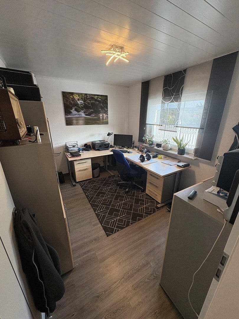 Prodej domu 133 m², pozemek 730 m², Kugelbergweg 5, Beratzhausen, Bavorsko Prodej domu 133 m², pozemek 730 m², Kugelbergweg 5, Beratzhausen, Bavorsko