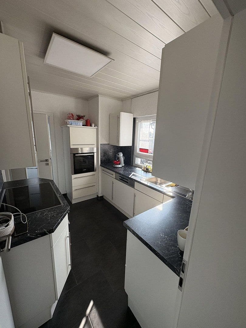 Prodej domu 133 m², pozemek 730 m², Kugelbergweg 5, Beratzhausen, Bavorsko Prodej domu 133 m², pozemek 730 m², Kugelbergweg 5, Beratzhausen, Bavorsko