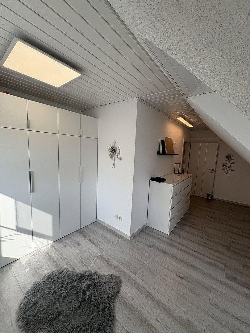 Prodej domu 133 m², pozemek 730 m², Kugelbergweg 5, Beratzhausen, Bavorsko Prodej domu 133 m², pozemek 730 m², Kugelbergweg 5, Beratzhausen, Bavorsko