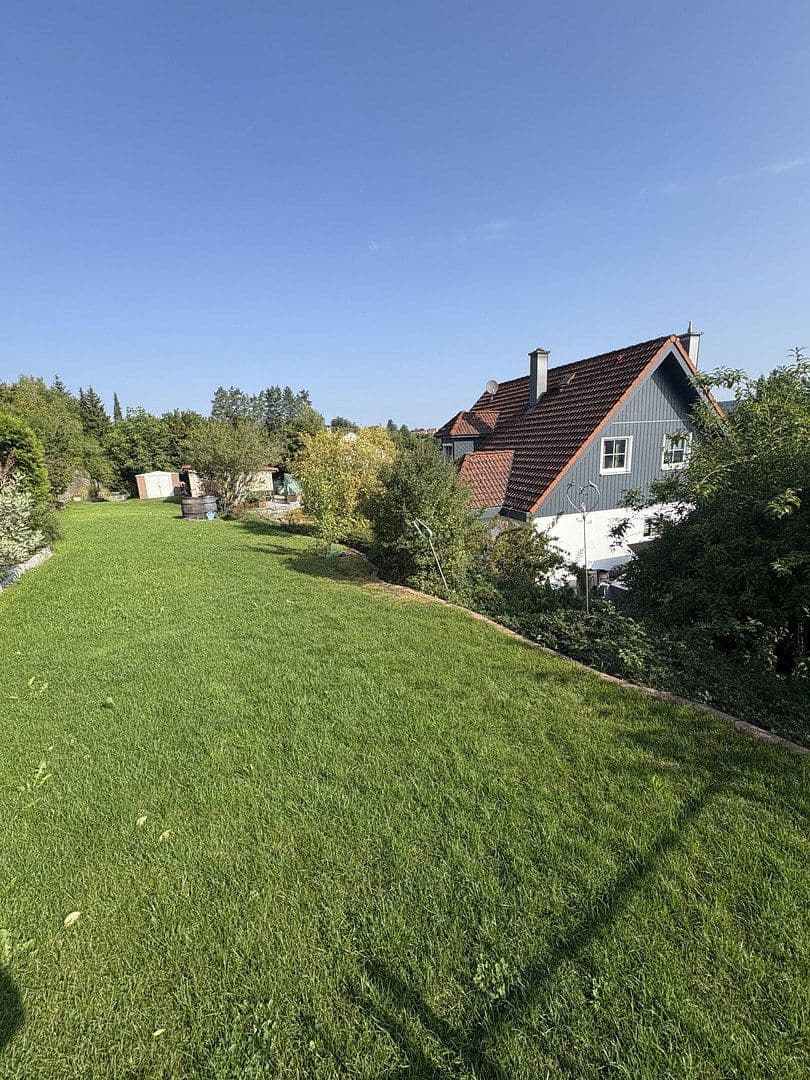 Prodej domu 133 m², pozemek 730 m², Kugelbergweg 5, Beratzhausen, Bavorsko Prodej domu 133 m², pozemek 730 m², Kugelbergweg 5, Beratzhausen, Bavorsko