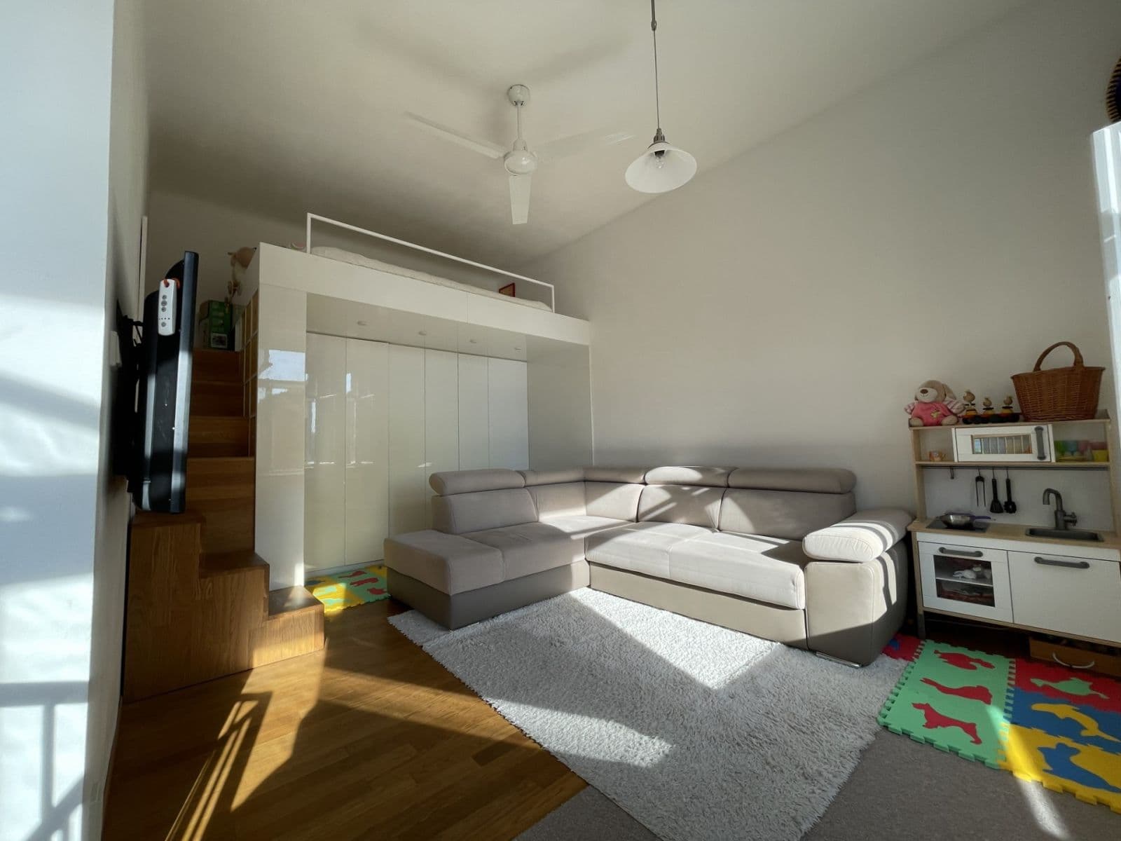 Pronájem bytu 1+1 38 m², Thámova, Praha, Praha Pronájem bytu 1+1 38 m², Thámova, Praha, Praha