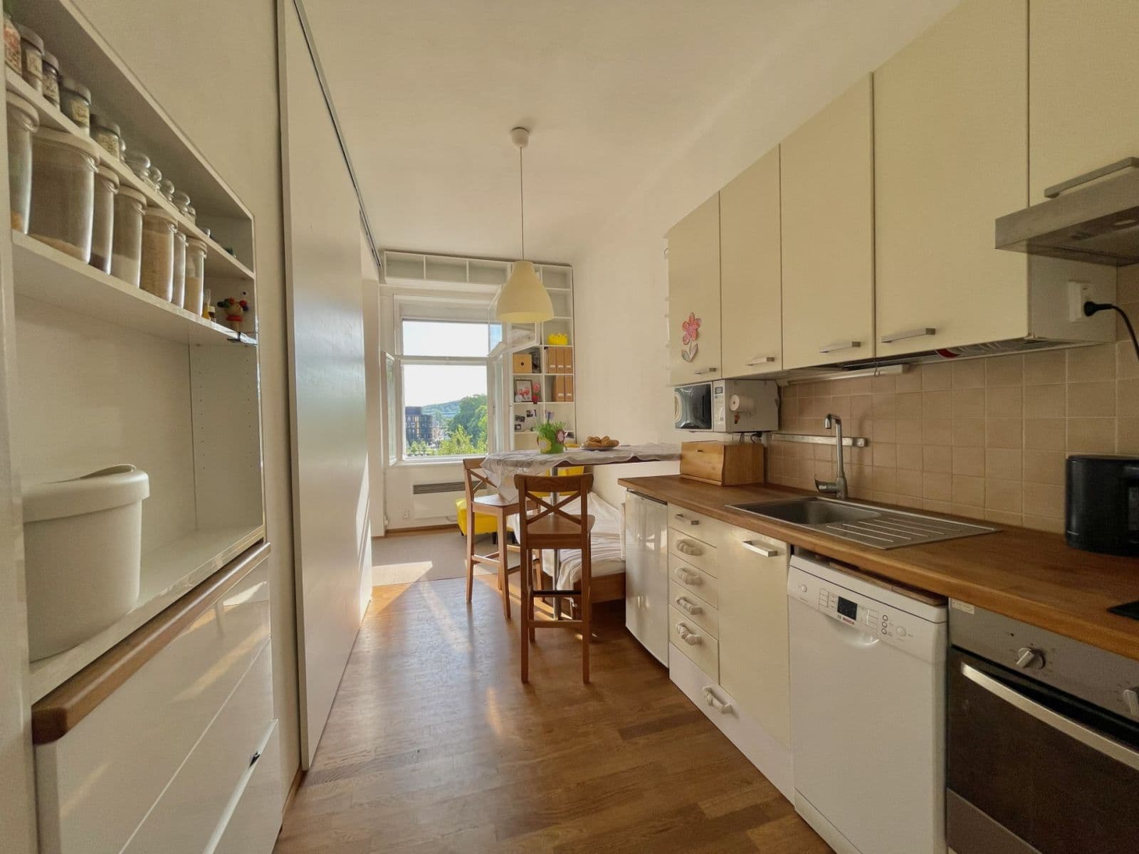 Pronájem bytu 1+1 38 m², Thámova, Praha, Praha Pronájem bytu 1+1 38 m², Thámova, Praha, Praha