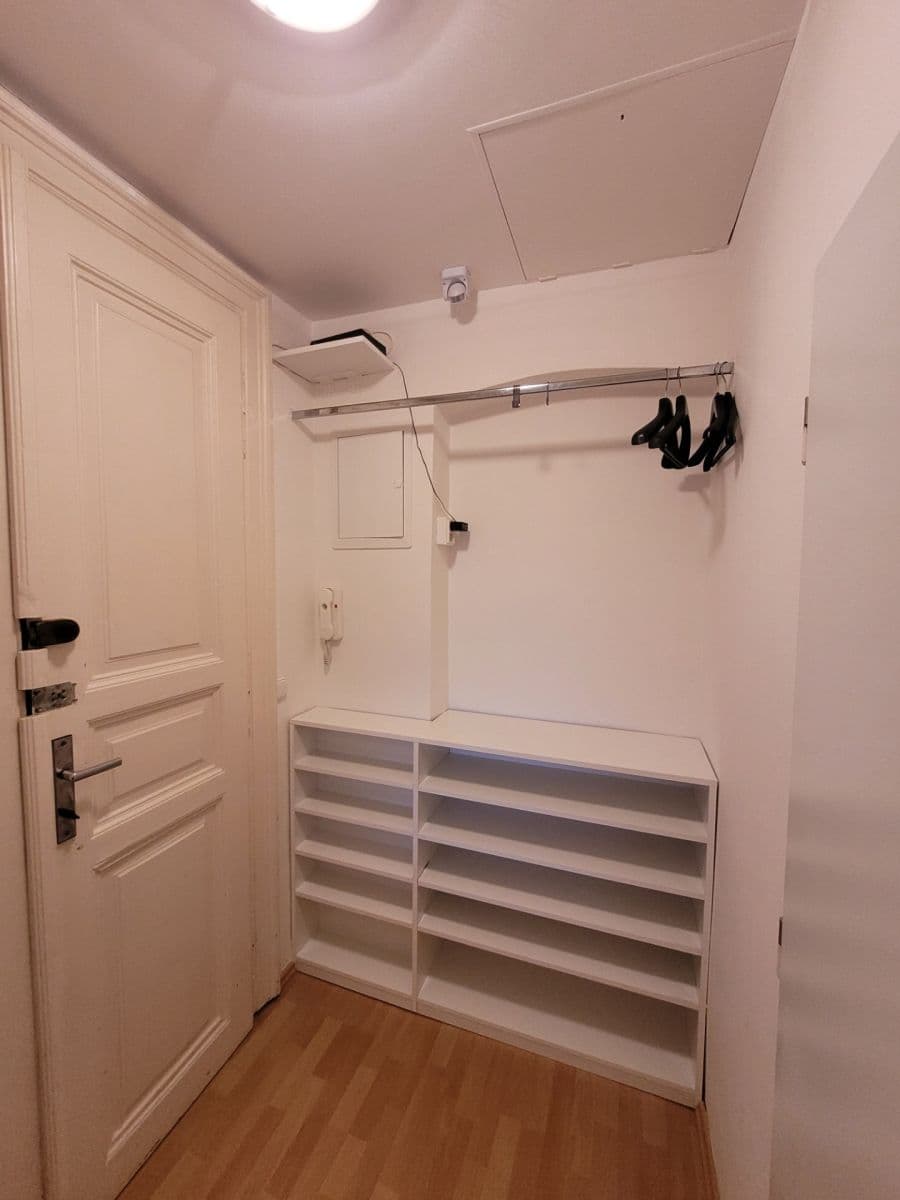 Pronájem bytu 1+1 38 m², Thámova, Praha, Praha Pronájem bytu 1+1 38 m², Thámova, Praha, Praha