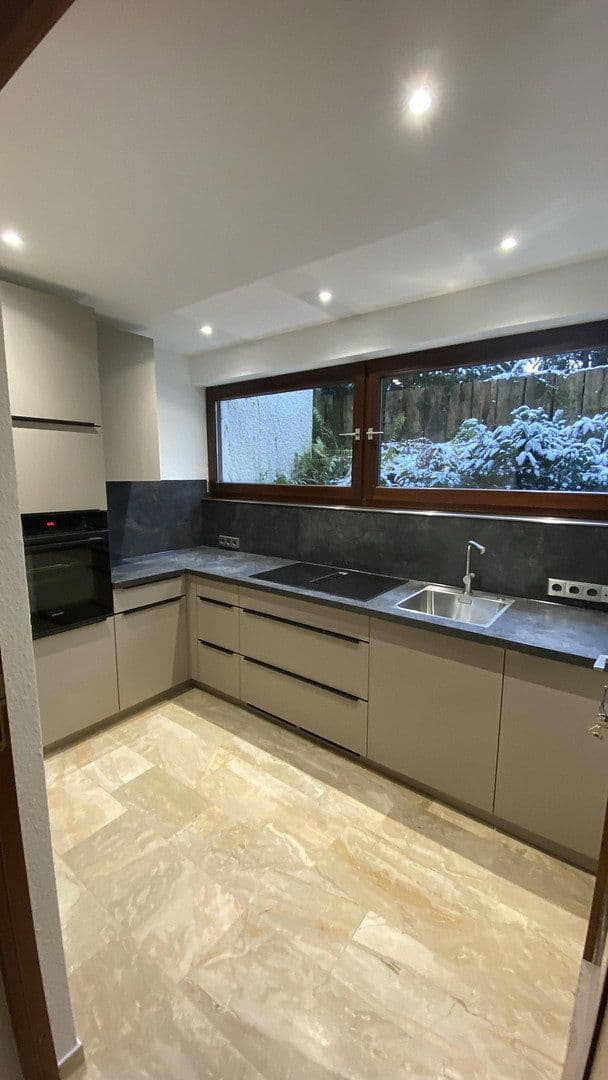Pronájem bytu 3+1 99 m², Sindelfingen, Bádensko-Württembersko Pronájem bytu 3+1 99 m², Sindelfingen, Bádensko-Württembersko