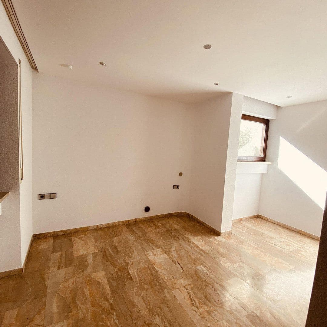 Pronájem bytu 3+1 99 m², Sindelfingen, Bádensko-Württembersko Pronájem bytu 3+1 99 m², Sindelfingen, Bádensko-Württembersko