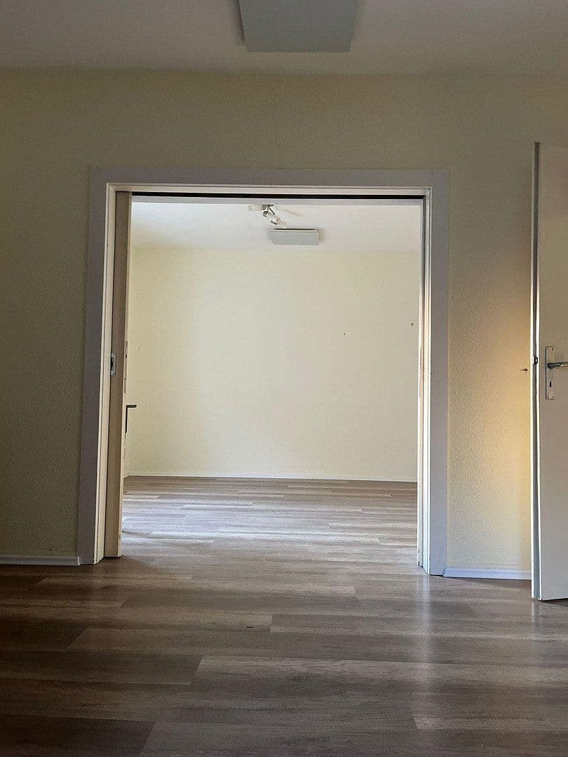 Prodej domu 138 m², pozemek 920 m², Kirchhain, Hessen Prodej domu 138 m², pozemek 920 m², Kirchhain, Hessen
