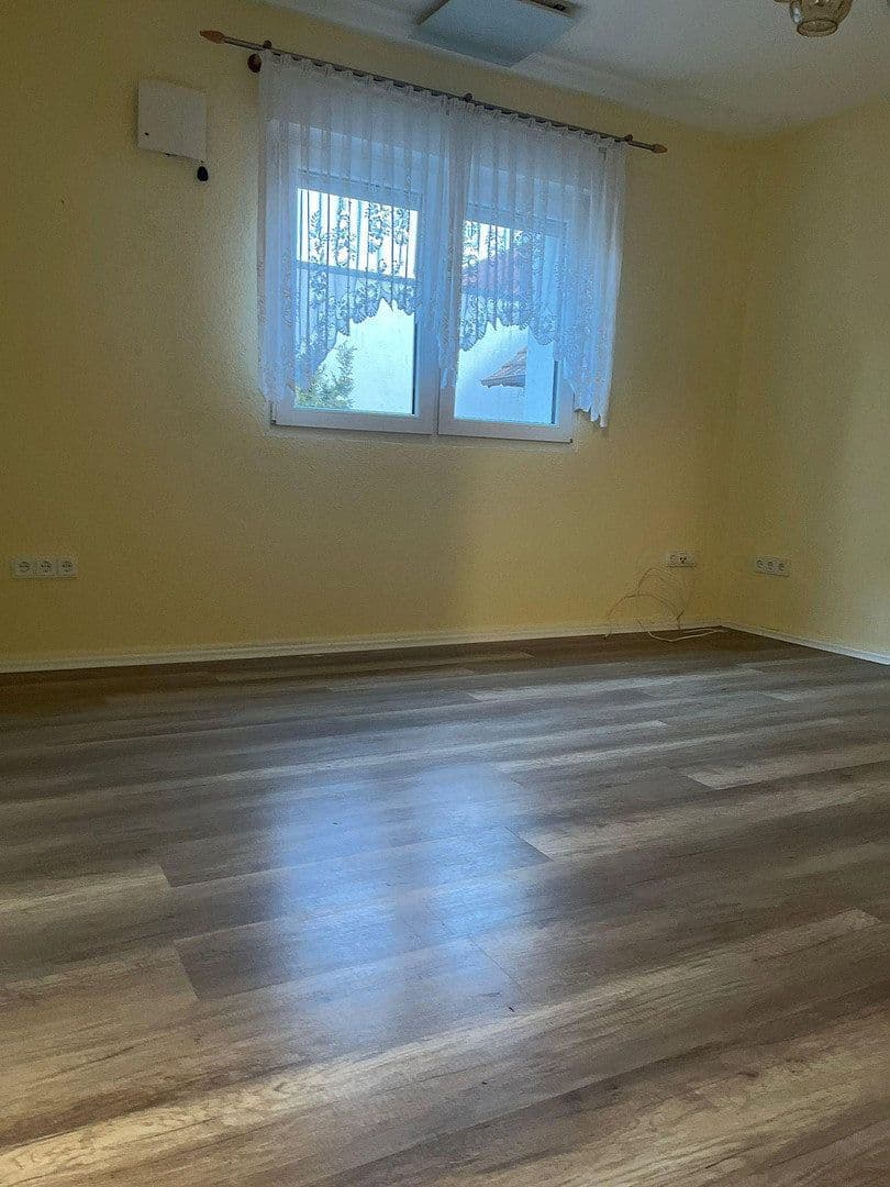 Prodej domu 138 m², pozemek 920 m², Kirchhain, Hessen Prodej domu 138 m², pozemek 920 m², Kirchhain, Hessen