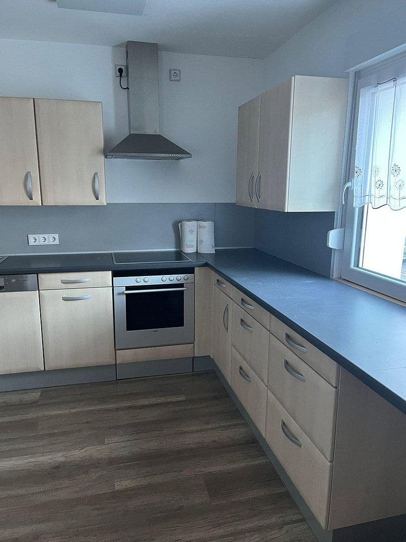 Prodej domu 138 m², pozemek 920 m², Kirchhain, Hessen Prodej domu 138 m², pozemek 920 m², Kirchhain, Hessen