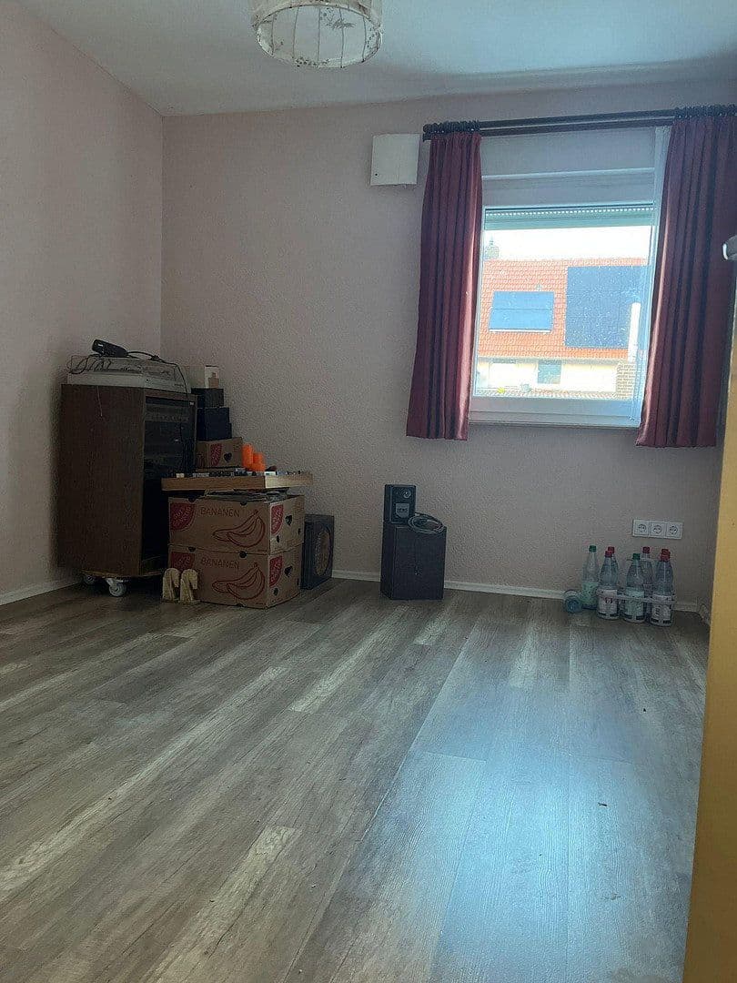 Prodej domu 138 m², pozemek 920 m², Kirchhain, Hessen Prodej domu 138 m², pozemek 920 m², Kirchhain, Hessen