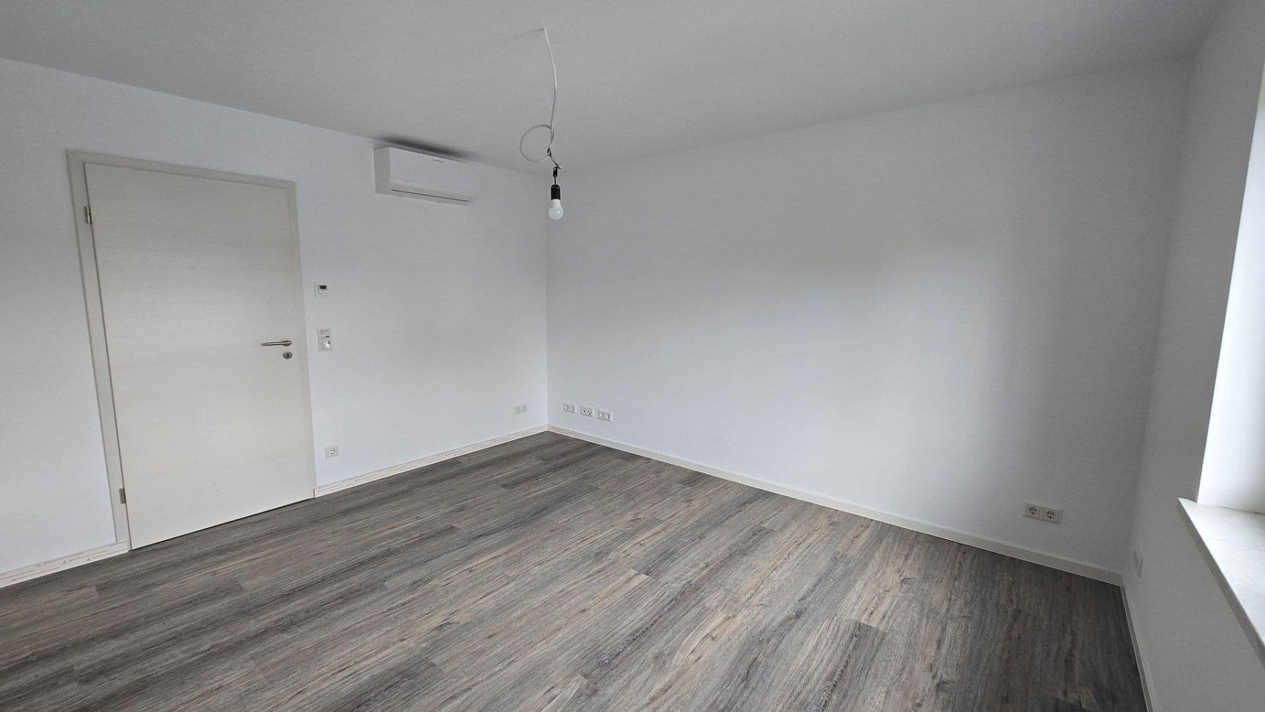 Pronájem bytu 3+kk 80 m², Römerberg, Porýní-Falc Pronájem bytu 3+kk 80 m², Römerberg, Porýní-Falc