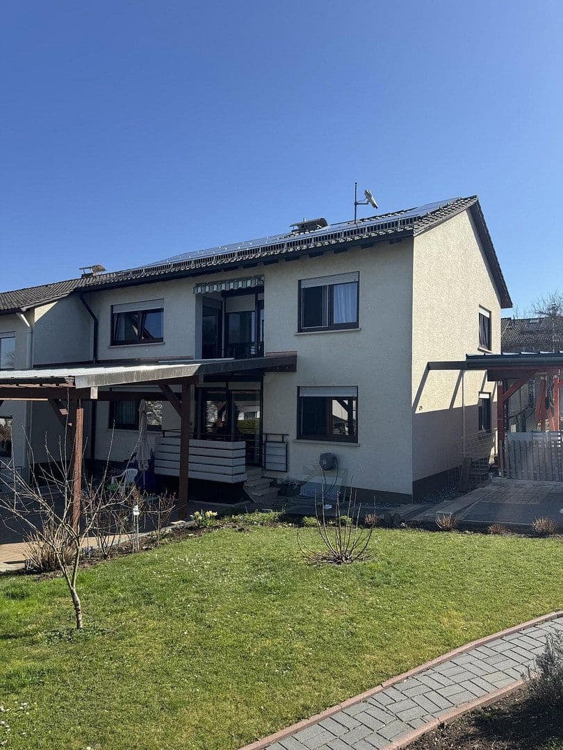 Prodej domu 147 m², pozemek 677 m², Tuttlingen, Bádensko-Württembersko Prodej domu 147 m², pozemek 677 m², Tuttlingen, Bádensko-Württembersko