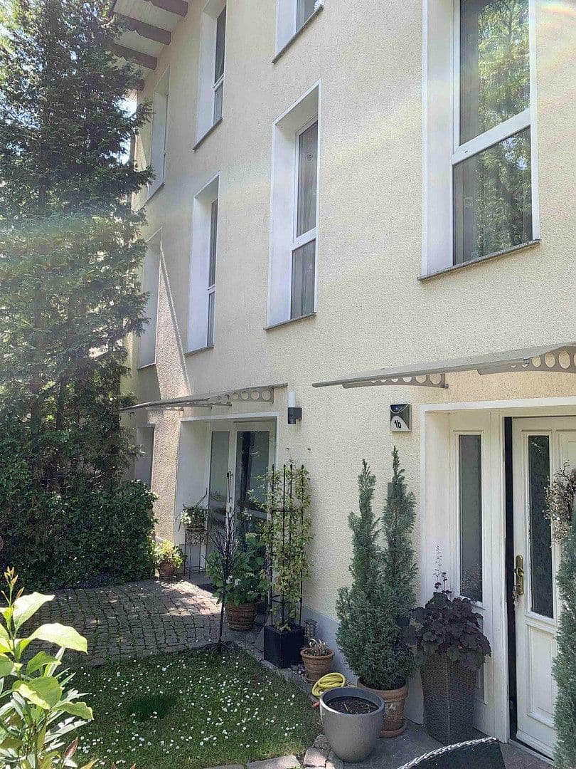 Prodej domu 190 m², pozemek 205 m², Berlin, Berlín Prodej domu 190 m², pozemek 205 m², Berlin, Berlín