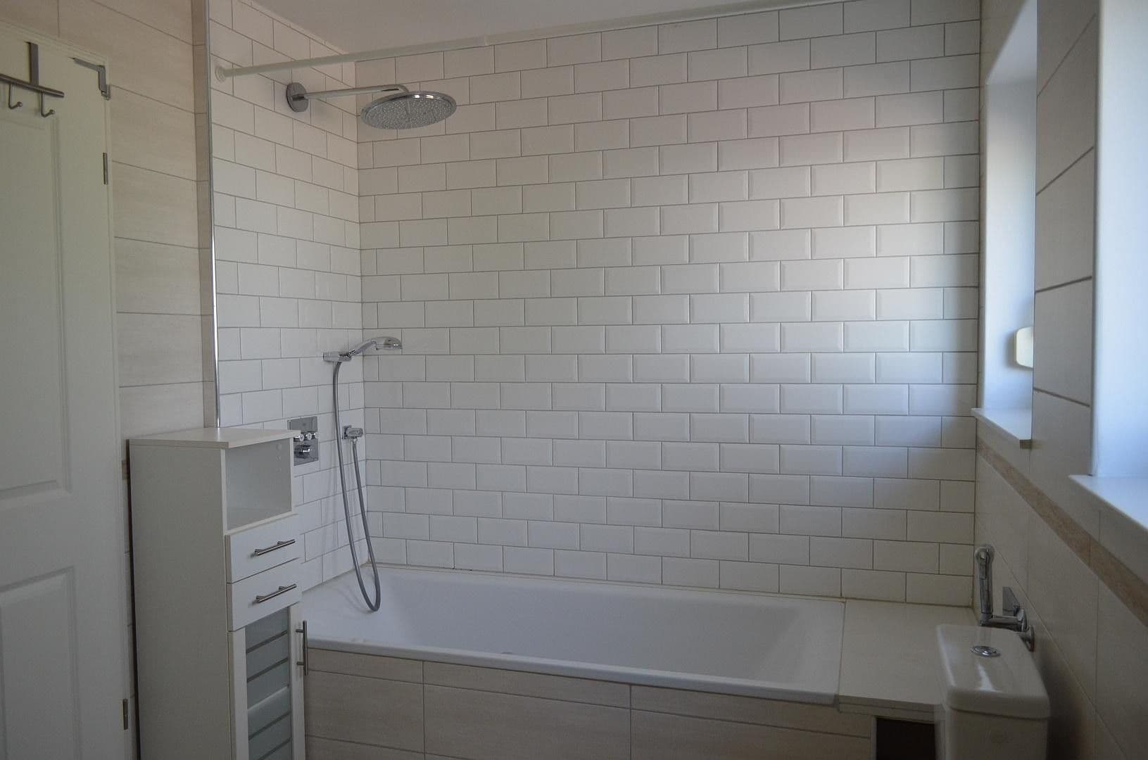 Prodej domu 248 m², pozemek 998 m², Krautgartenweg 3, Neckargemünd, Bádensko-Württembersko Prodej domu 248 m², pozemek 998 m², Krautgartenweg 3, Neckargemünd, Bádensko-Württembersko