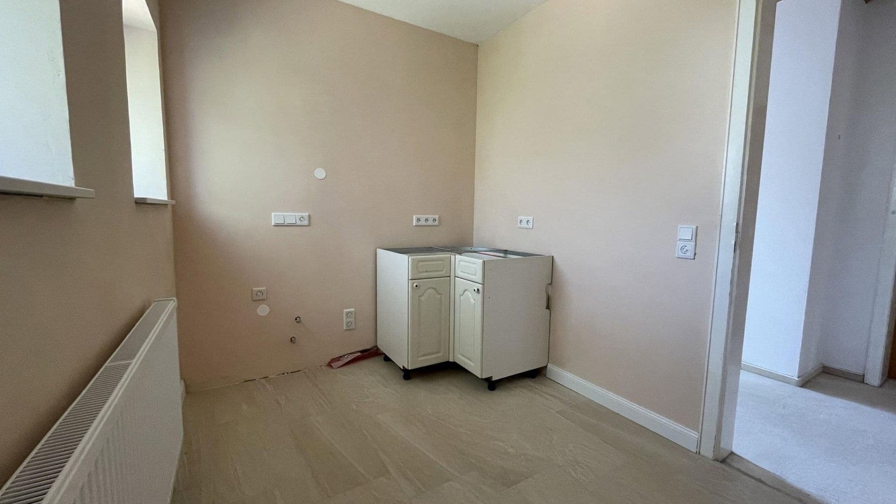 Prodej domu 248 m², pozemek 998 m², Krautgartenweg 3, Neckargemünd, Bádensko-Württembersko Prodej domu 248 m², pozemek 998 m², Krautgartenweg 3, Neckargemünd, Bádensko-Württembersko