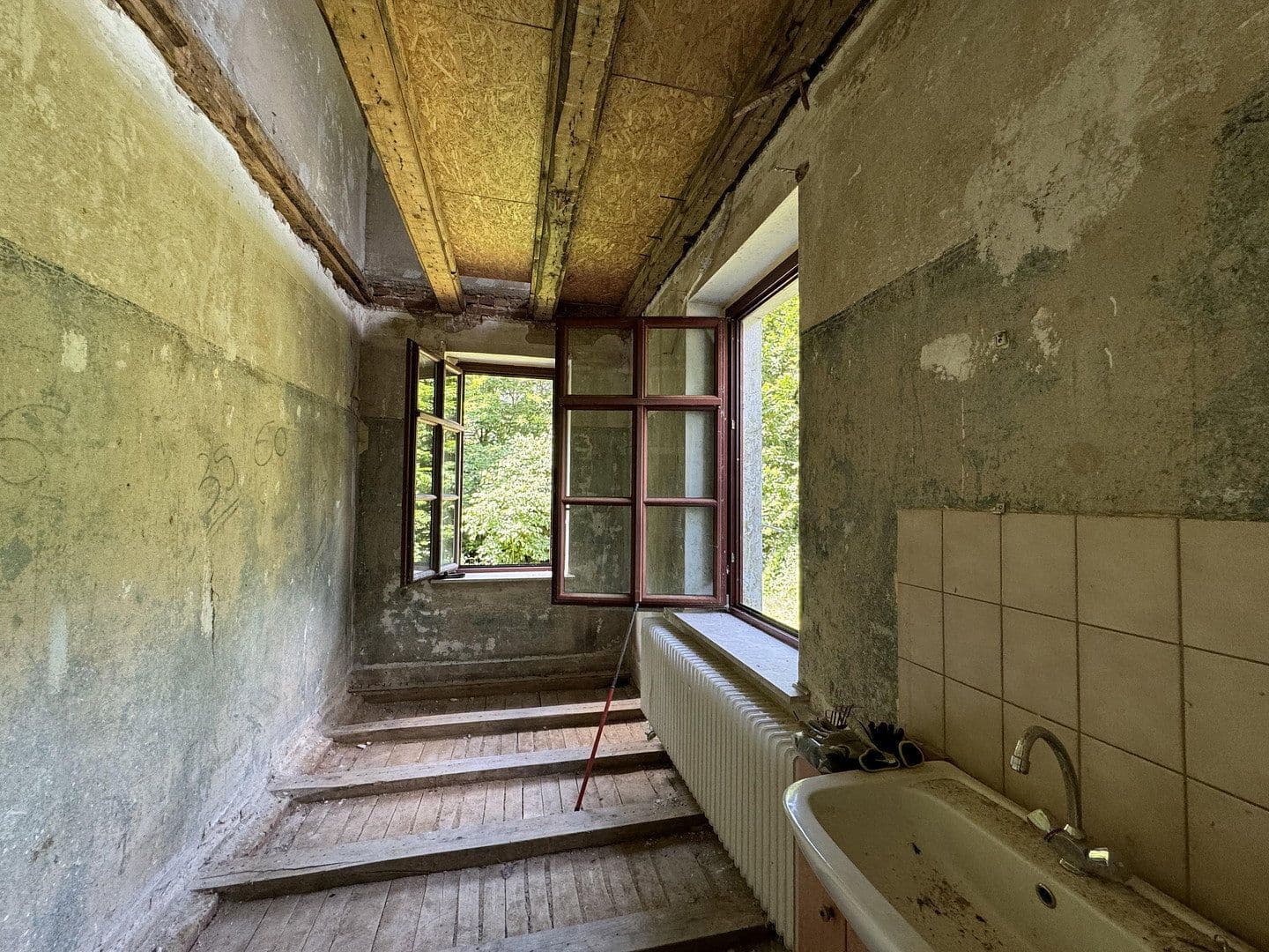 Prodej domu 230 m², pozemek 7.600 m², Munster, Dolní Sasko Prodej domu 230 m², pozemek 7.600 m², Munster, Dolní Sasko