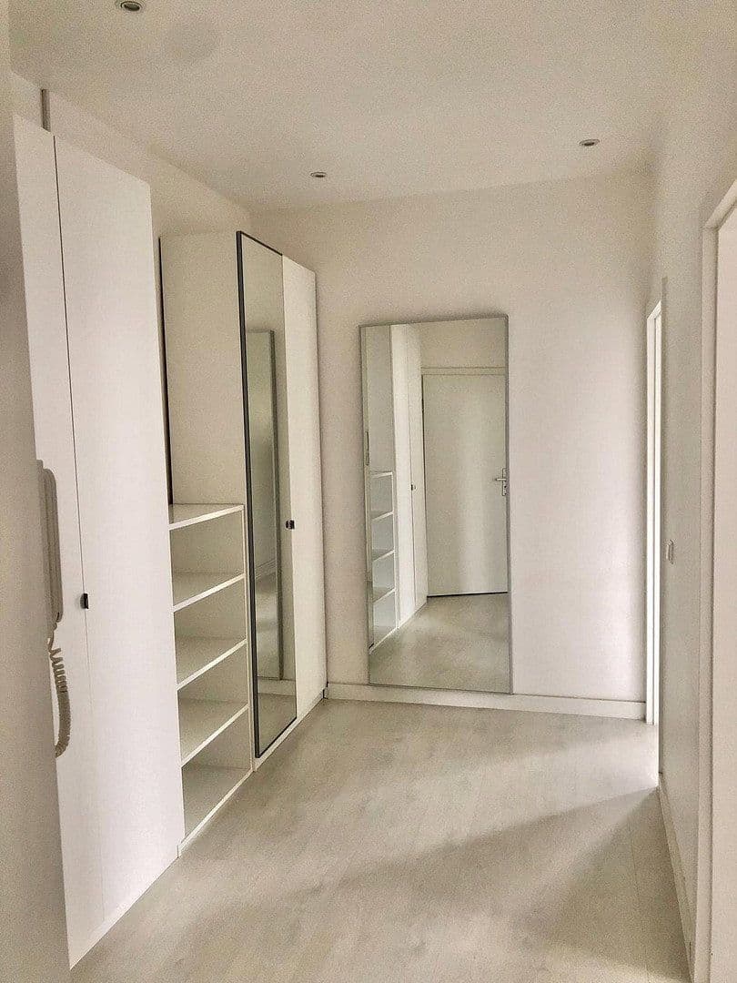 Pronájem bytu 2+1 54 m², Stuttgart, Bádensko-Württembersko Pronájem bytu 2+1 54 m², Stuttgart, Bádensko-Württembersko
