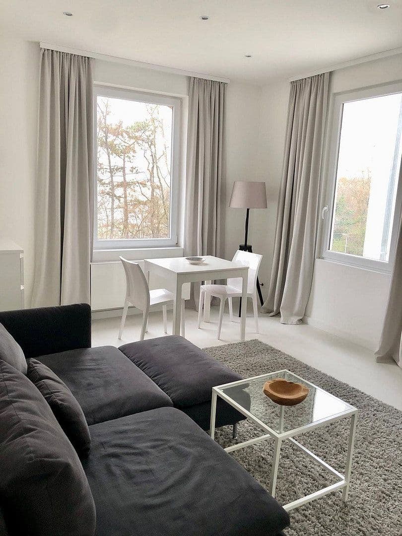 Pronájem bytu 2+1 54 m², Stuttgart, Bádensko-Württembersko Pronájem bytu 2+1 54 m², Stuttgart, Bádensko-Württembersko