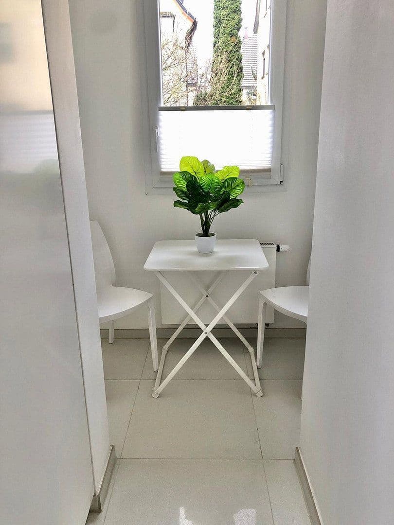 Pronájem bytu 2+1 54 m², Stuttgart, Bádensko-Württembersko Pronájem bytu 2+1 54 m², Stuttgart, Bádensko-Württembersko